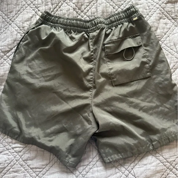 Nike Men’s Standard Fit Shorts – Black - Picture 3 of 3